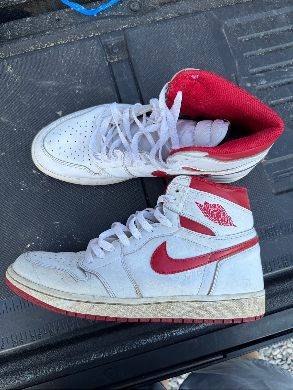 Nike Air Jordan 1 Mid White/Red Men's High-Top Sneakers